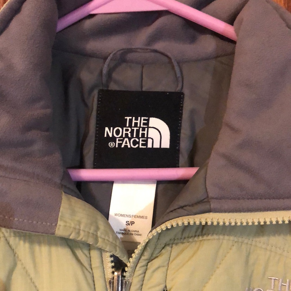 The North Face Women's Jacket - Picture 3 of 5
